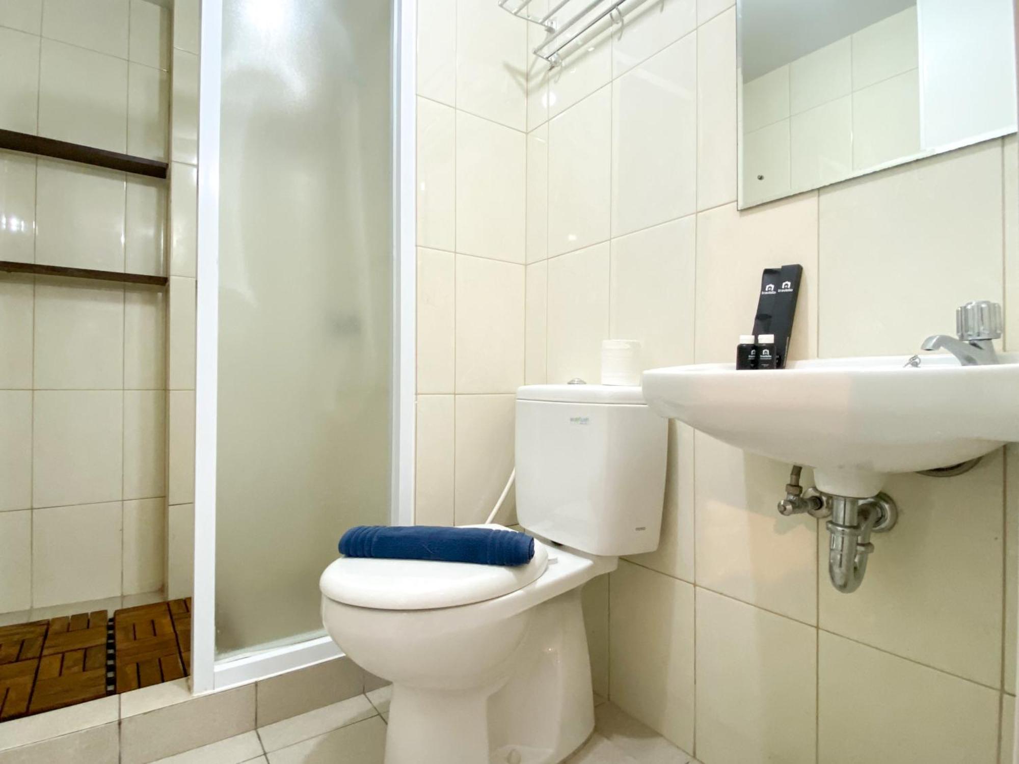 Good And Well Furnished 2br At Springlake Summarecon By Travelio Bekasi